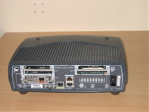 [TK] Cisco 1700 Series routers-1750-back-jpg