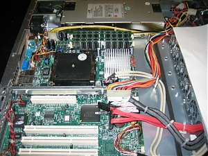 [TK] 1u P4 3.0 Server 4x512mb 2x300GB-youri-039-jpg