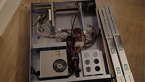 (TK) Chieftec UNC-210B compleet + rails-dsc00067-jpg
