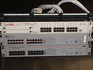 [GEZ] Netwerkswitch + KVM over IP switch-pict1233-jpg