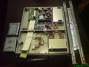 [TK] 1U Chieftec AMD 2600XP 512mb 2x80gb 3ware7006 raid-dsc00205-jpg