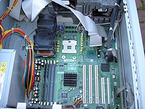 [TK] 4U server - Xeon 1.8Ghz, 1GB RAM - 2x60GB hdd)-pict3978-jpg
