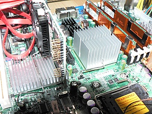 [TK] Quad-Core Xeon E5310 2U Server-p1060595-jpg