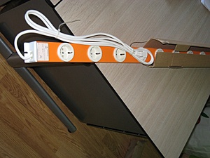 [TKA] Powerbar, Minkels plinten, UPS Rails-img_0081-jpg