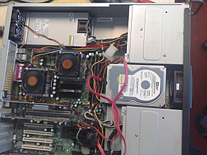 [TK] 2U rackserver-10062008022-jpg