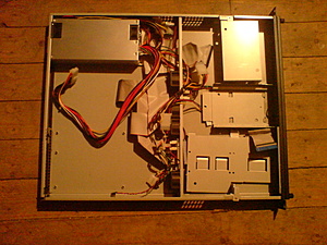 1u chieftec case &amp; 8 Port CyberSwitch (EPC) &amp; p4 2,4 Ghz-dsc00035-jpg