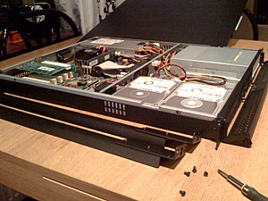 1U Chieftec UNC-110S-B serverbehuizing-side-jpg