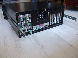 [tk] 4U dual xeon servers + 3comk switch-2-copy-jpg