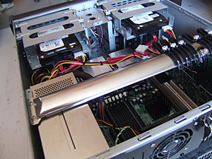 [tk] 4U dual xeon servers + 3comk switch-3-copy-jpg