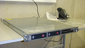 [TK] HP/Compaq/Cisco servers + Compaq SAN switch-dl320g3-jpg