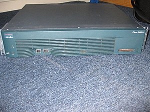 TK: Diverse Cisco app. 2x Cat 4003 C3640 C2503-cisco3640_back-jpg