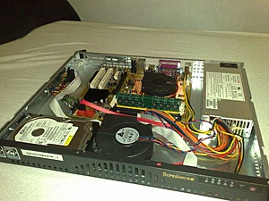 Aangeboden: 1U Instap server-21022009042-jpg