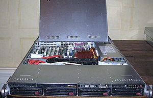 [TK] SuperMicro P4 - 1 gb - 2x160 gb - 4 HDD swaps-img_3130-jpg