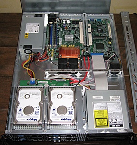 [TK] 2 x Asus 140R - E1 Server 19" 1u P4 3,0GHz 2 Hdd swap-img_3135-jpg