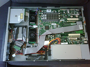 [Gratis]2 oude servers en een 3com switch-img00001-20090401-1140-jpg