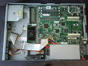 [Gratis]2 oude servers en een 3com switch-img00003-20090401-1147-jpg