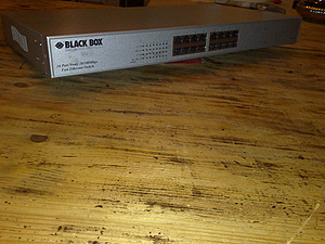 [TK] Black Box 16 Port Nway 10/100Mbps Fast ethernet swicth-2-bmp