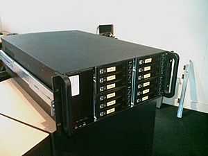 Opruiming, servers &amp; toebehoren-5172_89711964211_564254211_2040130_4973503_n-jpg