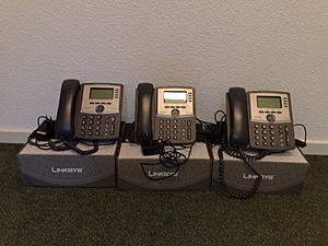 TKA 3 x Linksys 942 VoIP toestellen-24072009180-jpg