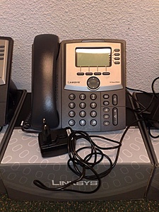 TKA 3 x Linksys 942 VoIP toestellen-24072009182-jpg