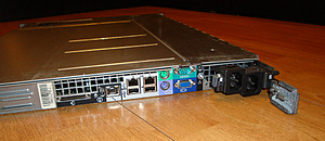 Dell Poweredge, 1U, 2 x CPU, 2GB, raid, 2x36gb 10K, 2 x PSU-achterkant-jpg