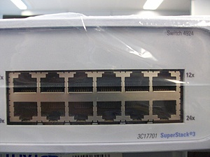 Te koop 24 ports 3Com 4924 switch-100_0796-jpg