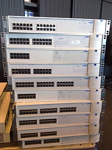 Verschillende 3com switches &amp; hubs te koop aangeboden-02032010017-jpg
