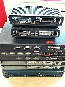 Opruiming! Diversen o.a.: Servers, Telefoons, Modems, Routers, etc.-img_0049-jpg