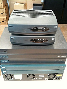 Opruiming! Diversen o.a.: Servers, Telefoons, Modems, Routers, etc.-img_0050-jpg