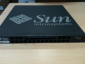 Opruiming! Diversen o.a.: Servers, Telefoons, Modems, Routers, etc.-img_0051-jpg