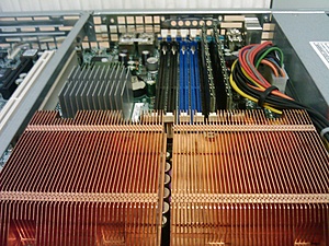 4x SuperMicro, 1x Fujitsu Siemens-imag0099-jpg