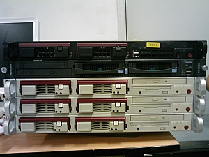 4x SuperMicro, 1x Fujitsu Siemens-imag0100-jpg