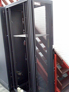 [TK] Servers, rackconsole, printers, racks-dellrack1-jpg