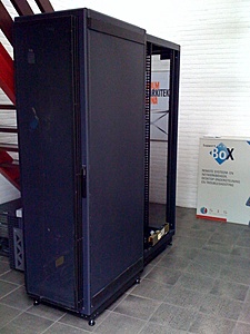 [TK] Servers, rackconsole, printers, racks-dellrack2-jpg