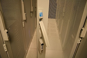 [TKA] 50 19" Rittal racks-img_1834-jpg