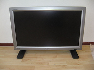 [TK] Samsung 320px - large format LCD display - 32" inch-img_4502-jpg