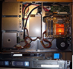 [TK] &euro; 35: 1U Rackserver Chenbro behuizing, AMD3700+, Hotswap HDD, 1GB Mem, CD+FLOP-server-jpg