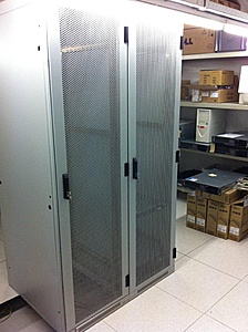 2x Minkels 44U 19INCH Colocatie racks te koop-3k-jpg