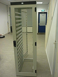 Te koop: gebruikte 42U racks van Knurr-rack2-jpg