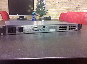 [TKA] KVM's, extenders, ps/2 pods en apc's-kvm01-internet1thb-jpg