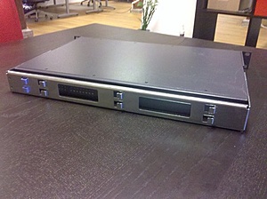[TKA] KVM's, extenders, ps/2 pods en apc's-kvm01-internet3thb-jpg