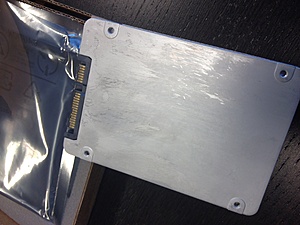 Nieuwe intel SSD, achterkant toch redelijk bekrast-foto-1-5-jpg