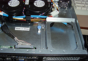 Dell R200 en montage harddisk-b-jpg