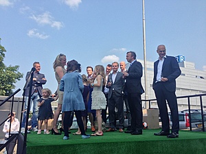 Guus Hiddink opent nieuw kantoor LeaseWeb-photo-18-jpg