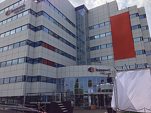 Guus Hiddink opent nieuw kantoor LeaseWeb-photo-13-jpg