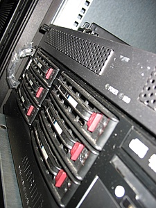Plaats een foto van je rack/servers/datacenter-evo_2-jpg
