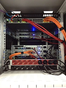 Plaats een foto van je rack/servers/datacenter-img_0134-jpg