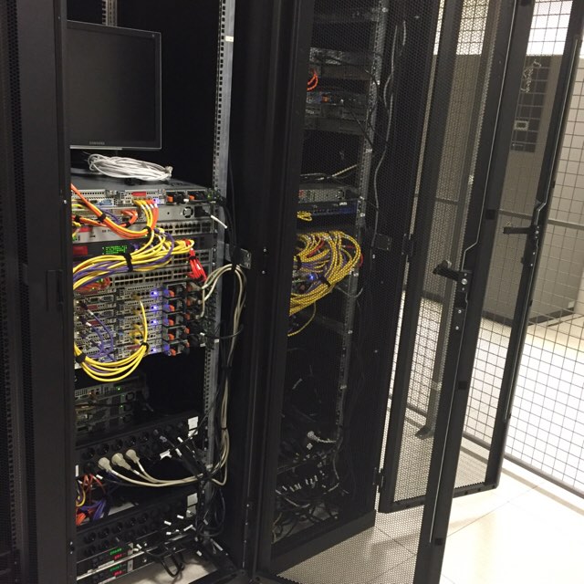 Plaats een foto van je rack/servers/datacenter-imageuploadedbywebhostingtalk1446067020-765911-jpg