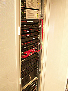 Plaats een foto van je rack/servers/datacenter-rack3-jpg