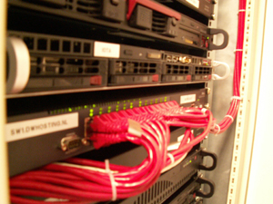 Plaats een foto van je rack/servers/datacenter-front_rack3-jpg